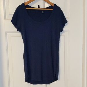 Women's Small Blue Short Sleeve Stretchy Round Neck Tee Shirt Longer